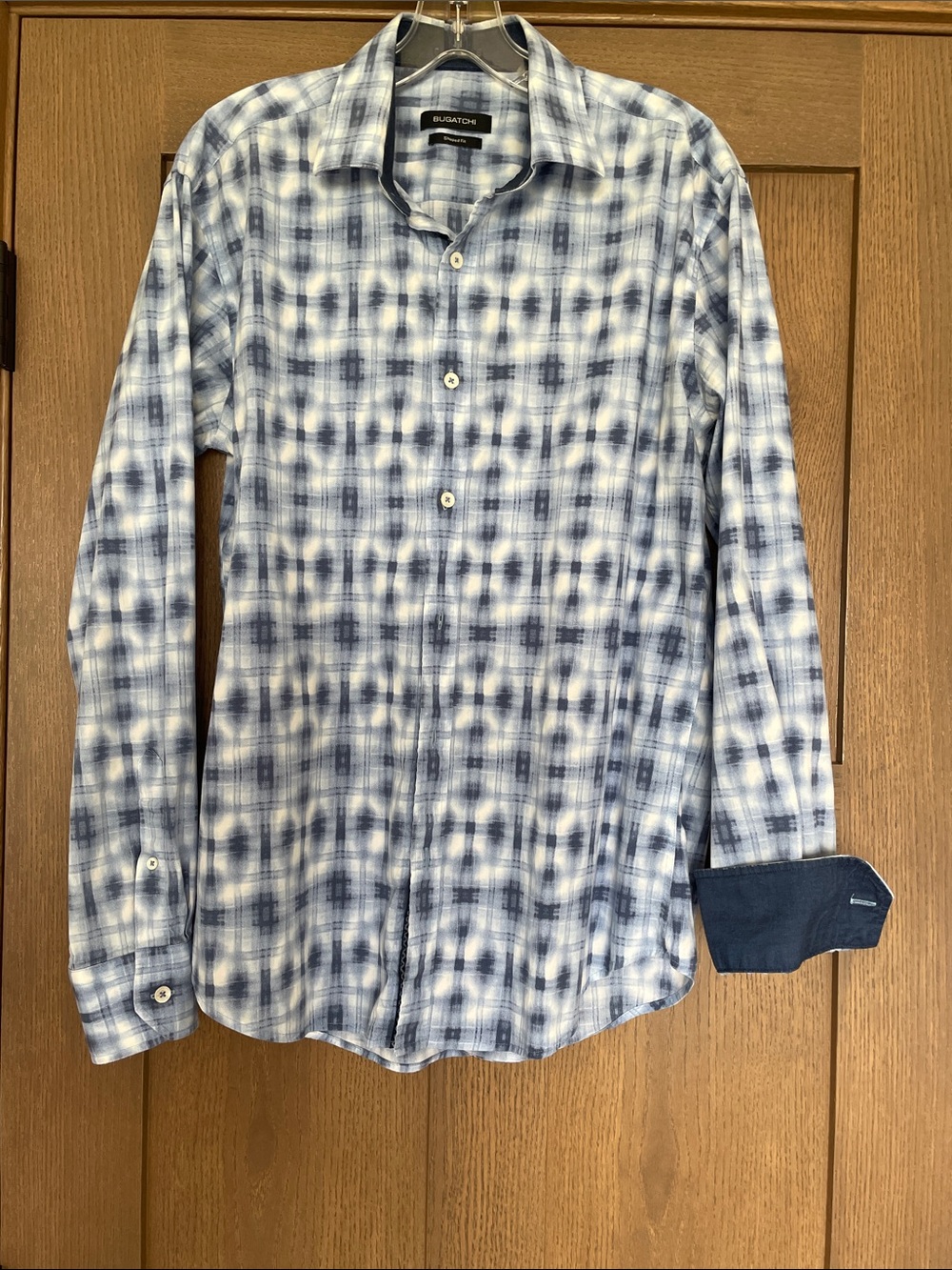 Bugatchi Blue and White Button-Down Shirt size M